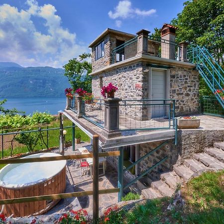 La Casetta Nel Bosco - Hot Tube And Sauna Lierna Luaran gambar