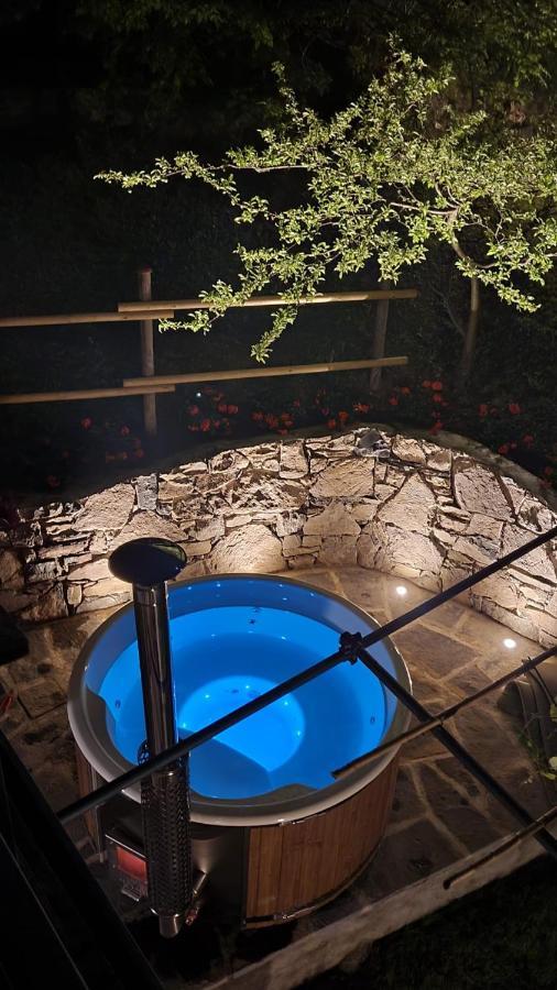 La Casetta Nel Bosco - Hot Tube And Sauna Lierna Luaran gambar