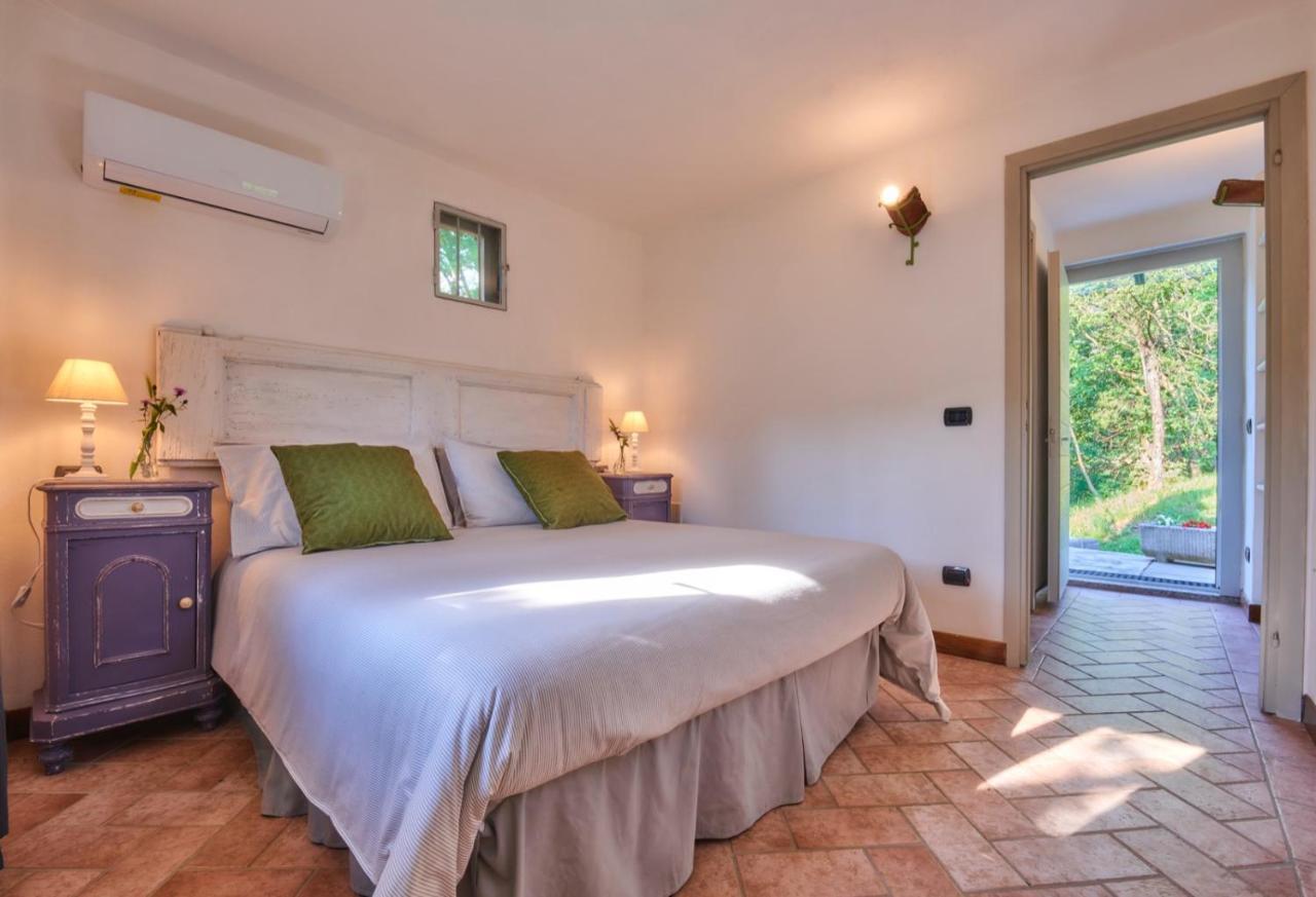 La Casetta Nel Bosco - Hot Tube And Sauna Lierna Luaran gambar